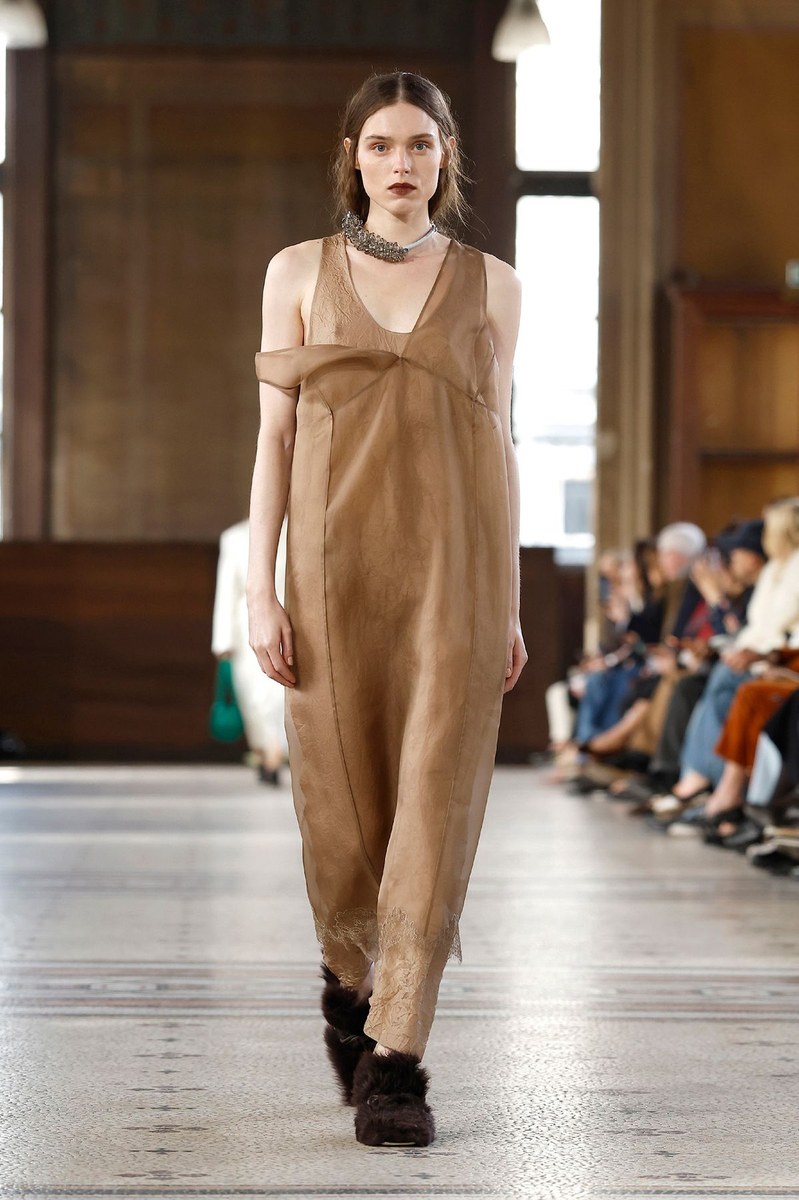 Look 15