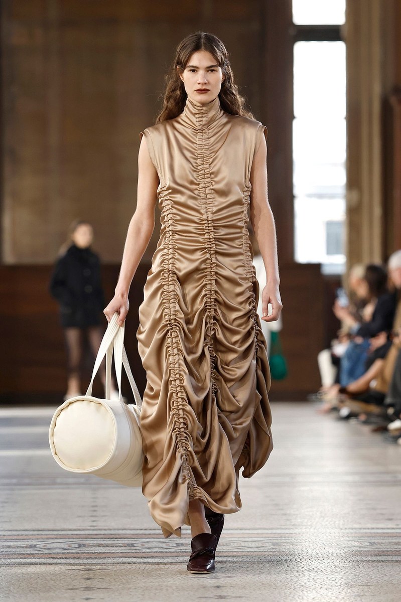 Look 18