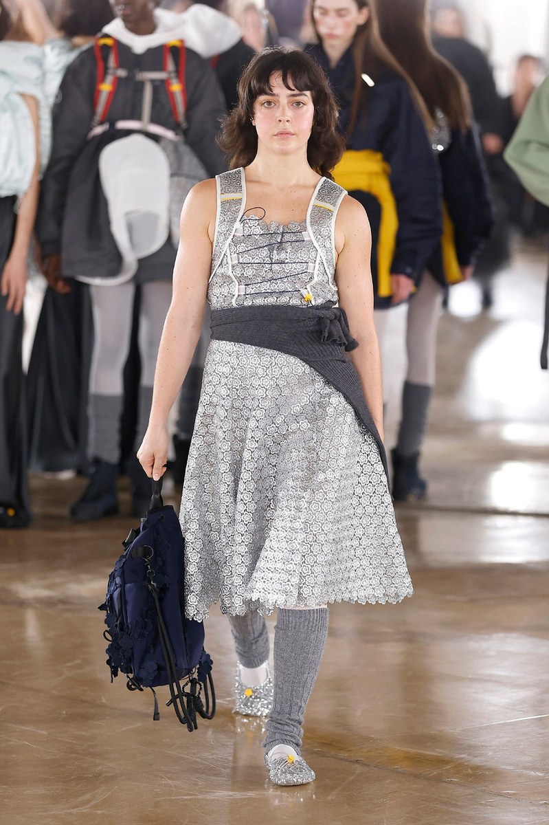 Look 16