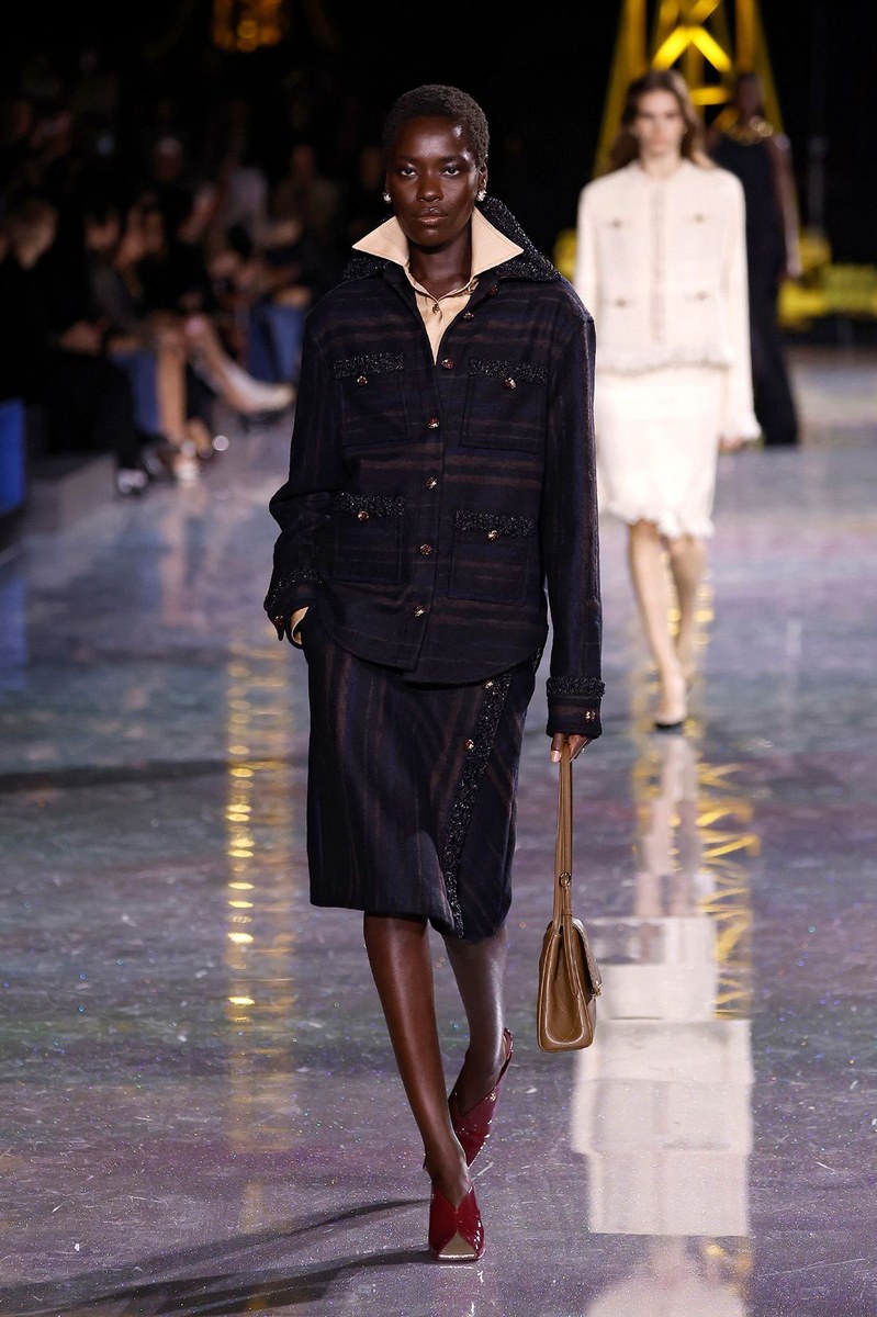 Look 3