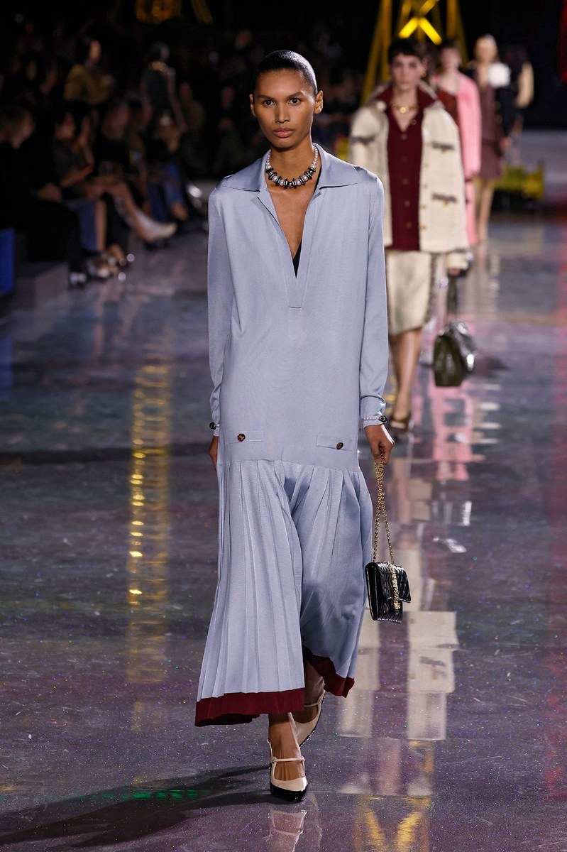 Look 10