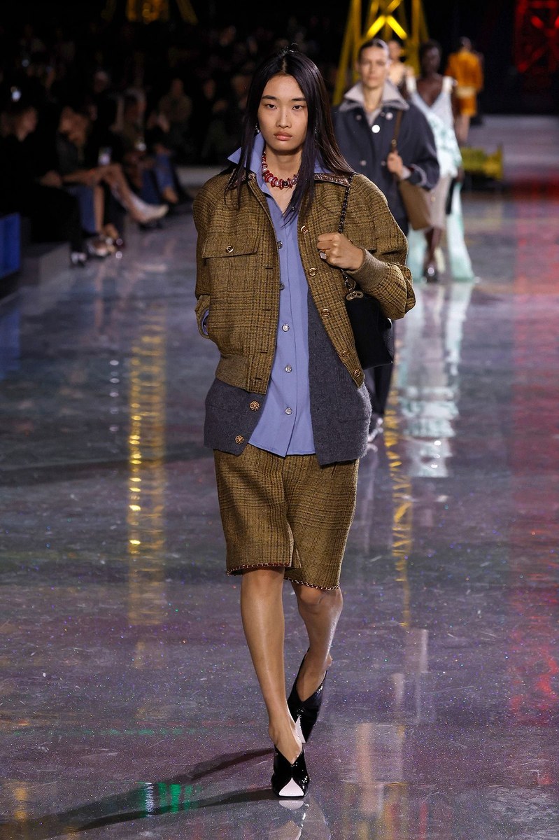 Look 15