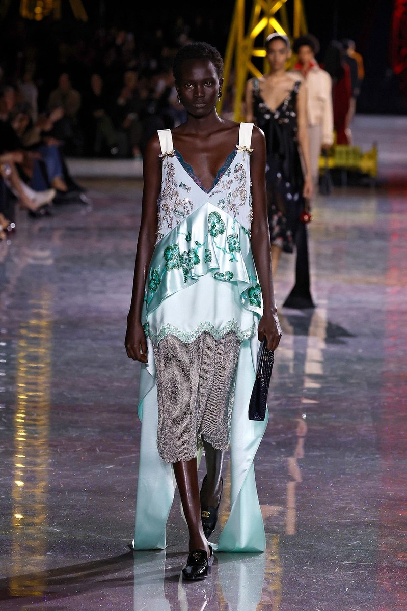 Look 17