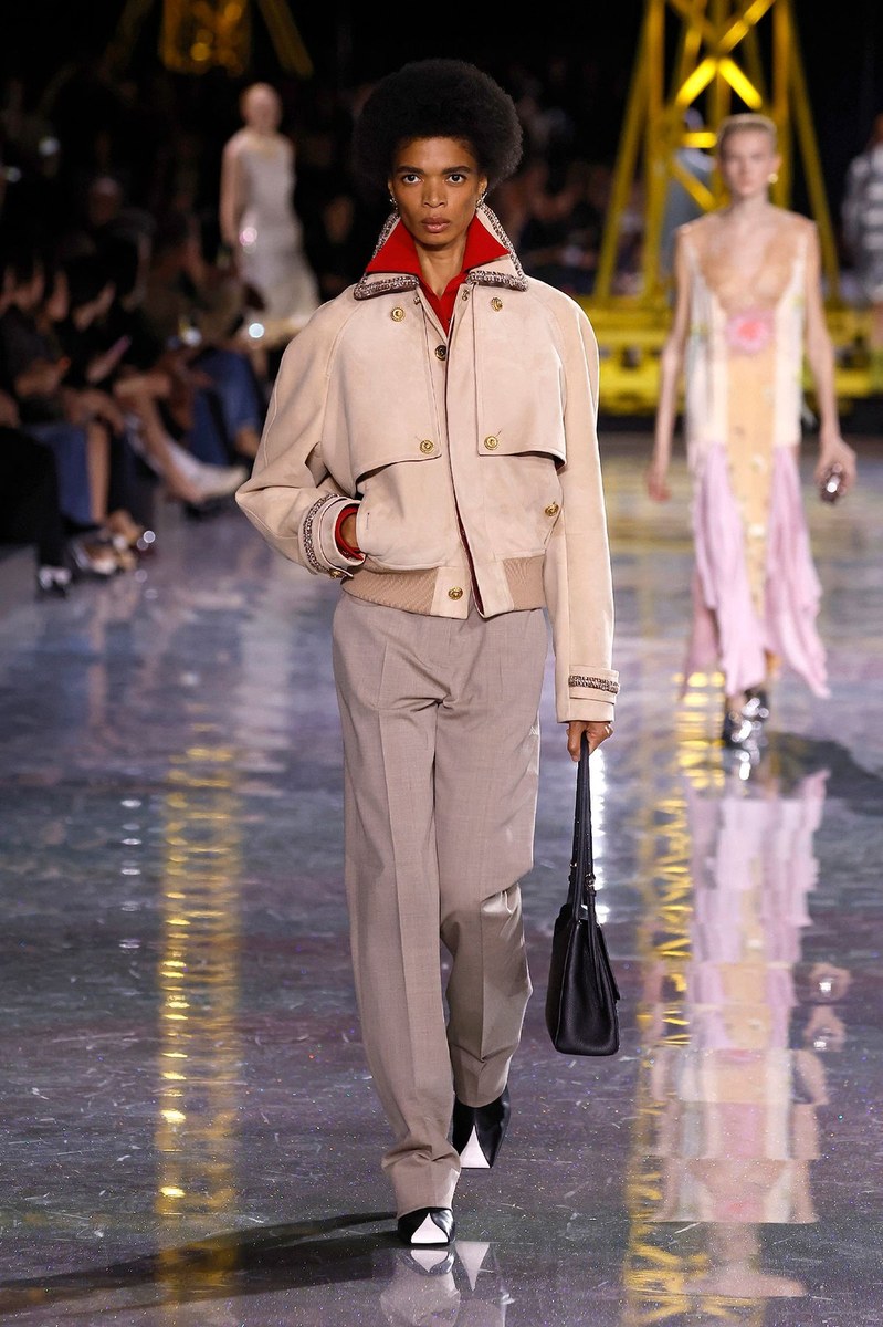 Look 19
