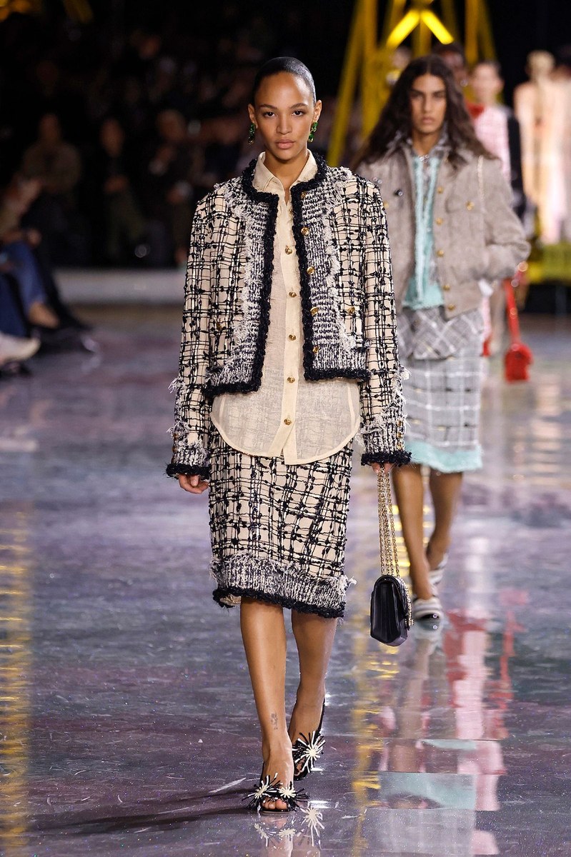 Look 25