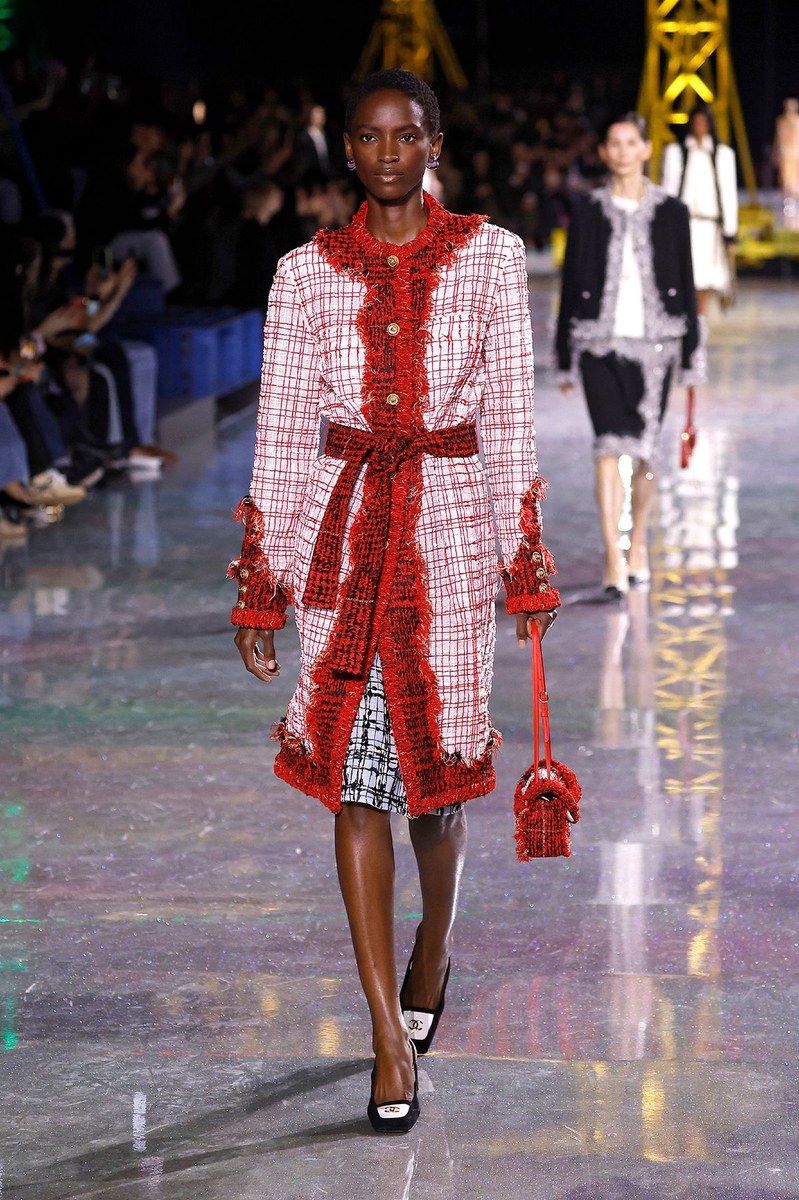 Look 27