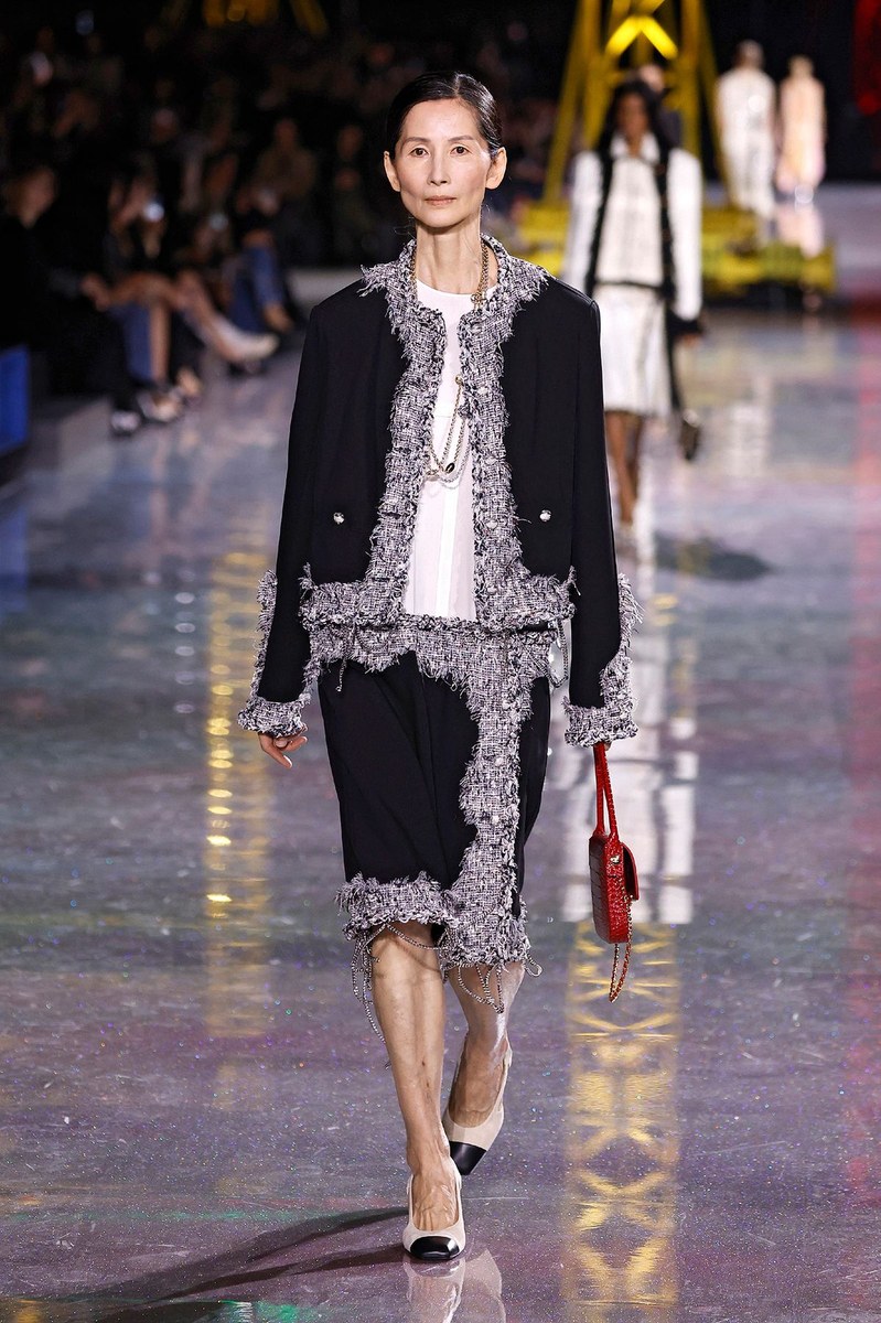 Look 28