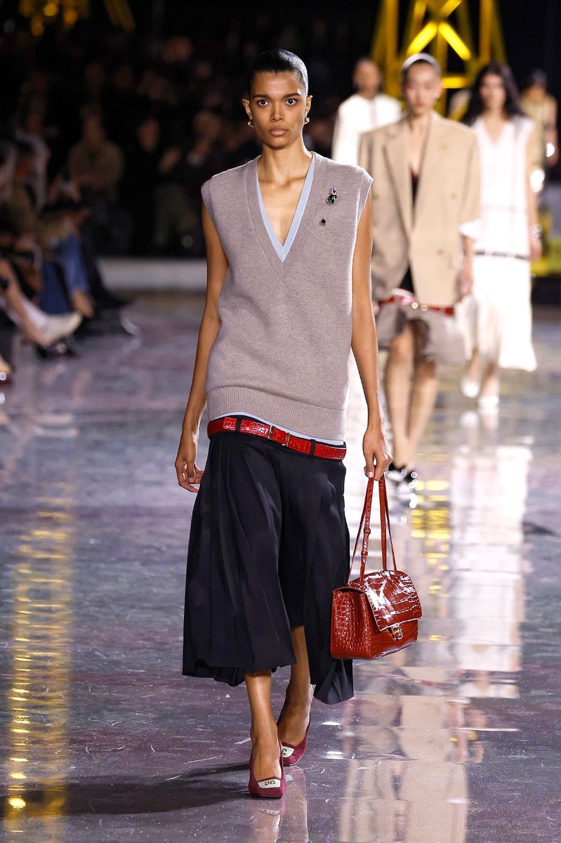 Look 32