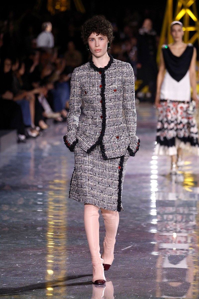 Look 60