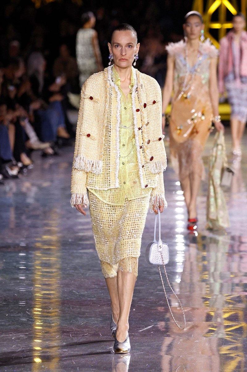 Look 69