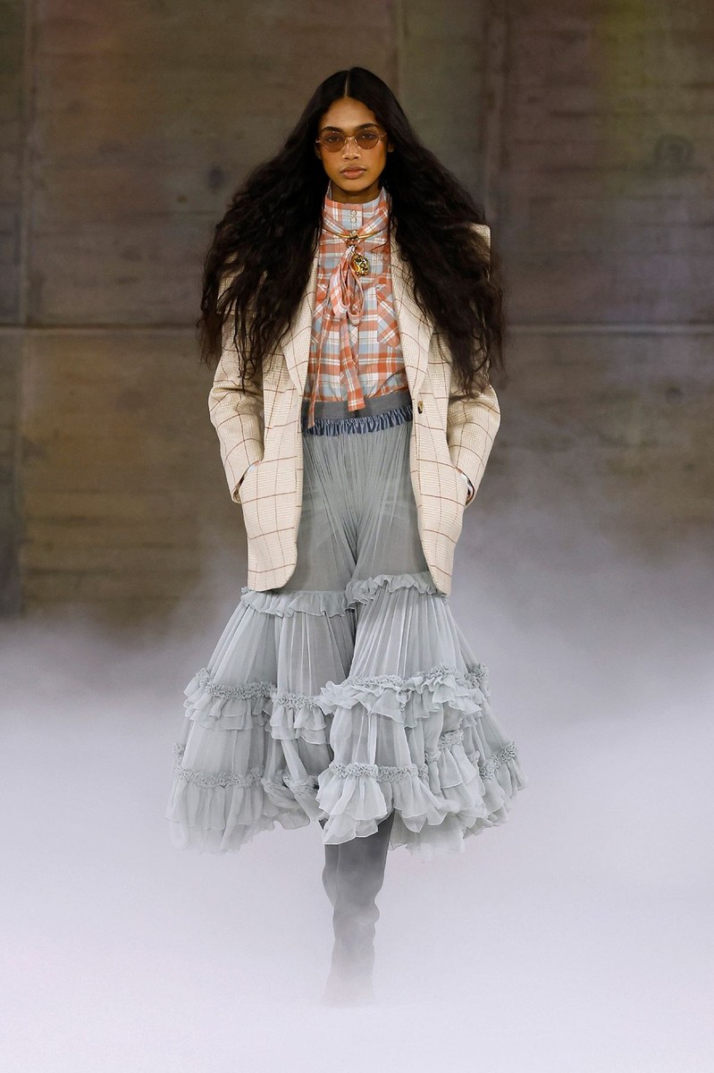 Look 3
