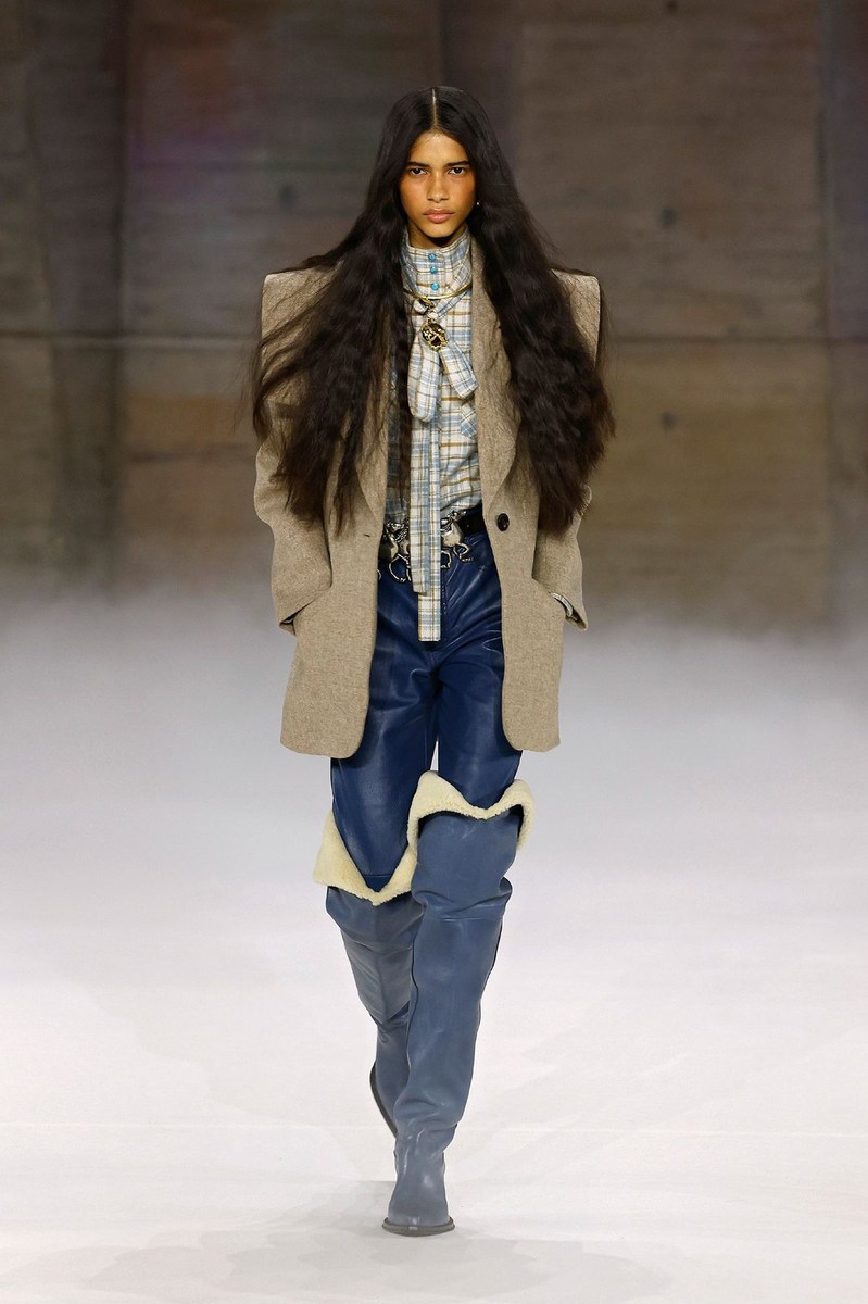 Look 7