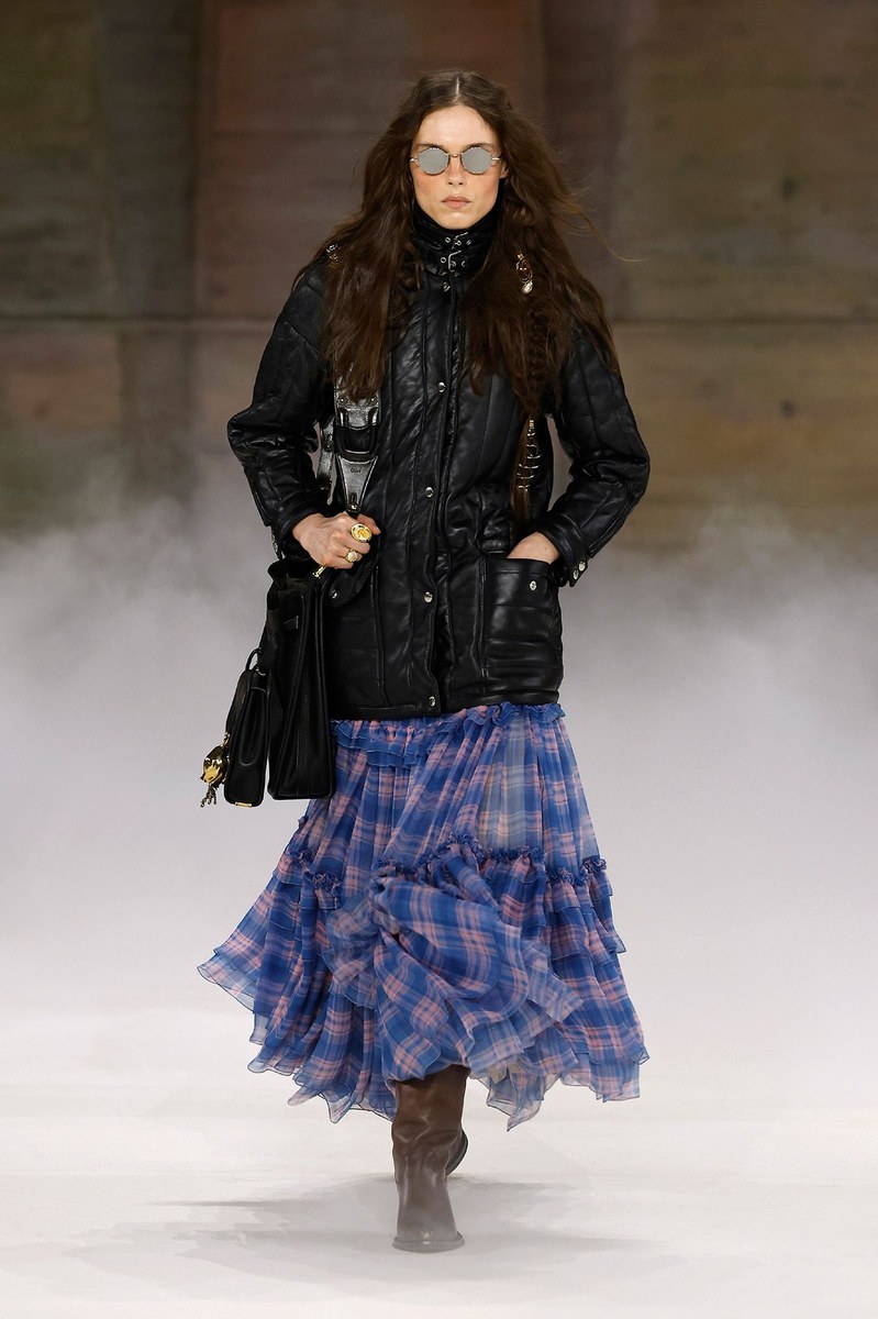 Look 15