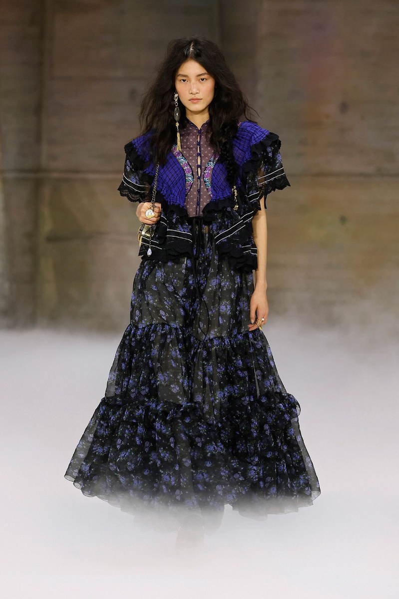 Look 24