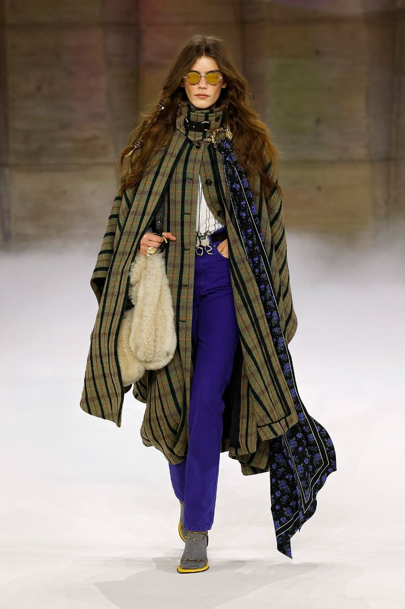 Look 25
