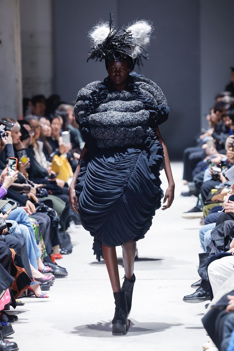 Look 3