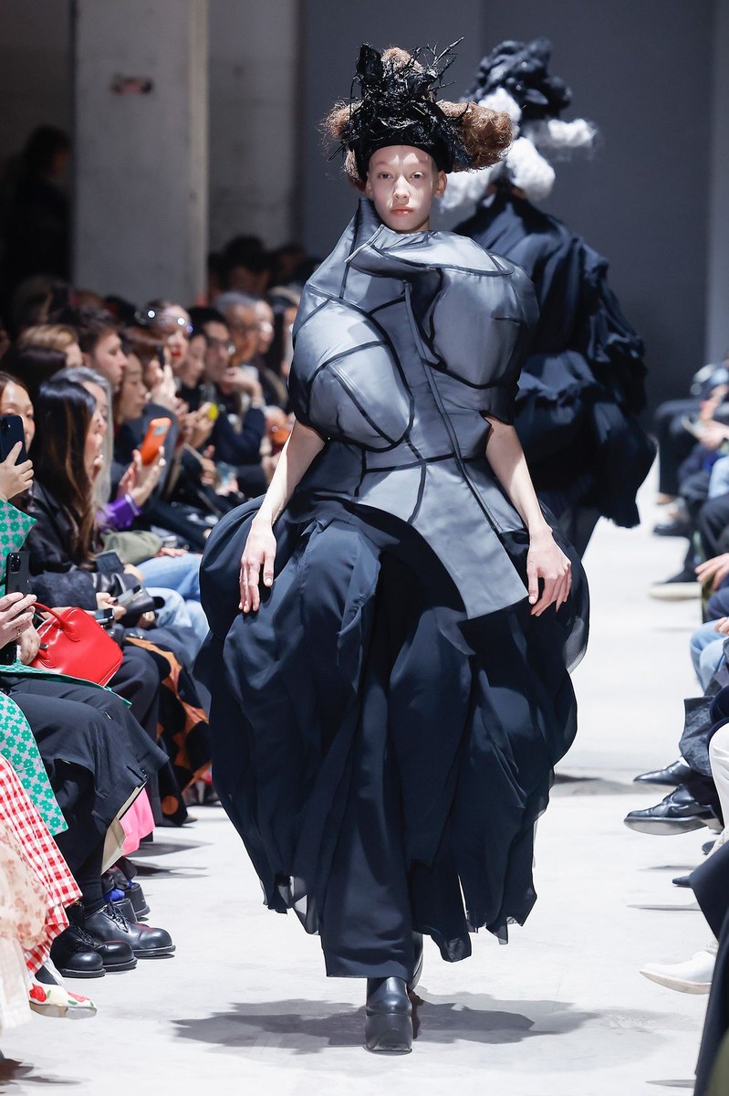 Look 10