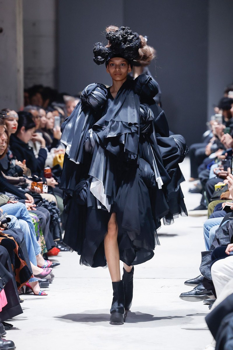 Look 11