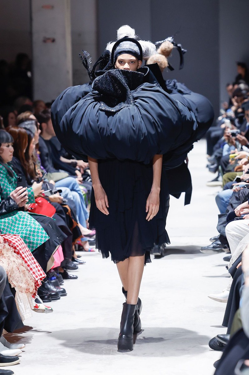 Look 16