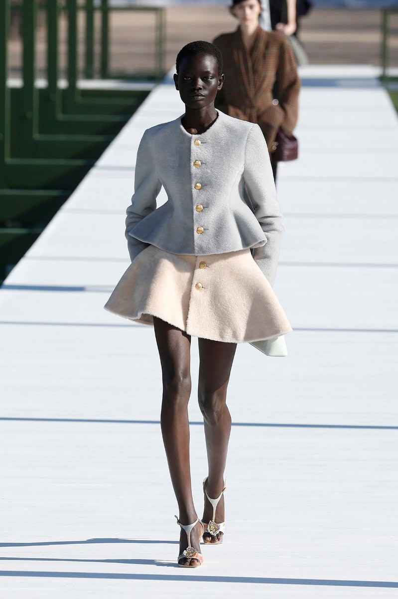 Look 7