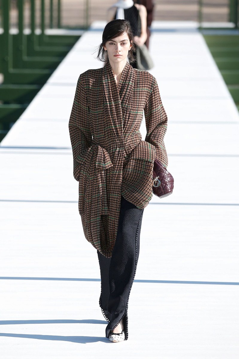 Look 8