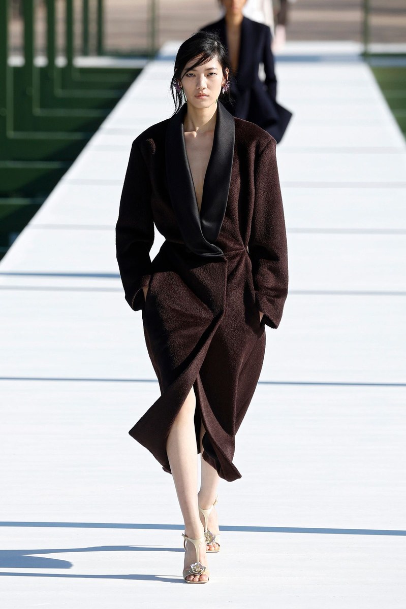 Look 10