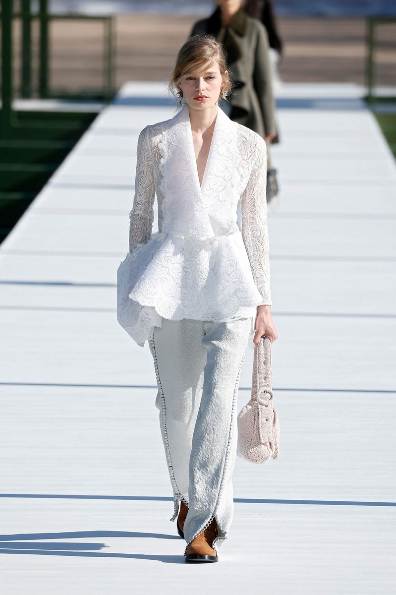 Look 12