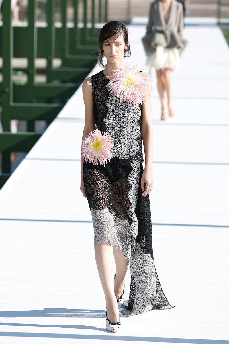 Look 17