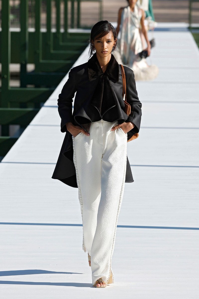 Look 24