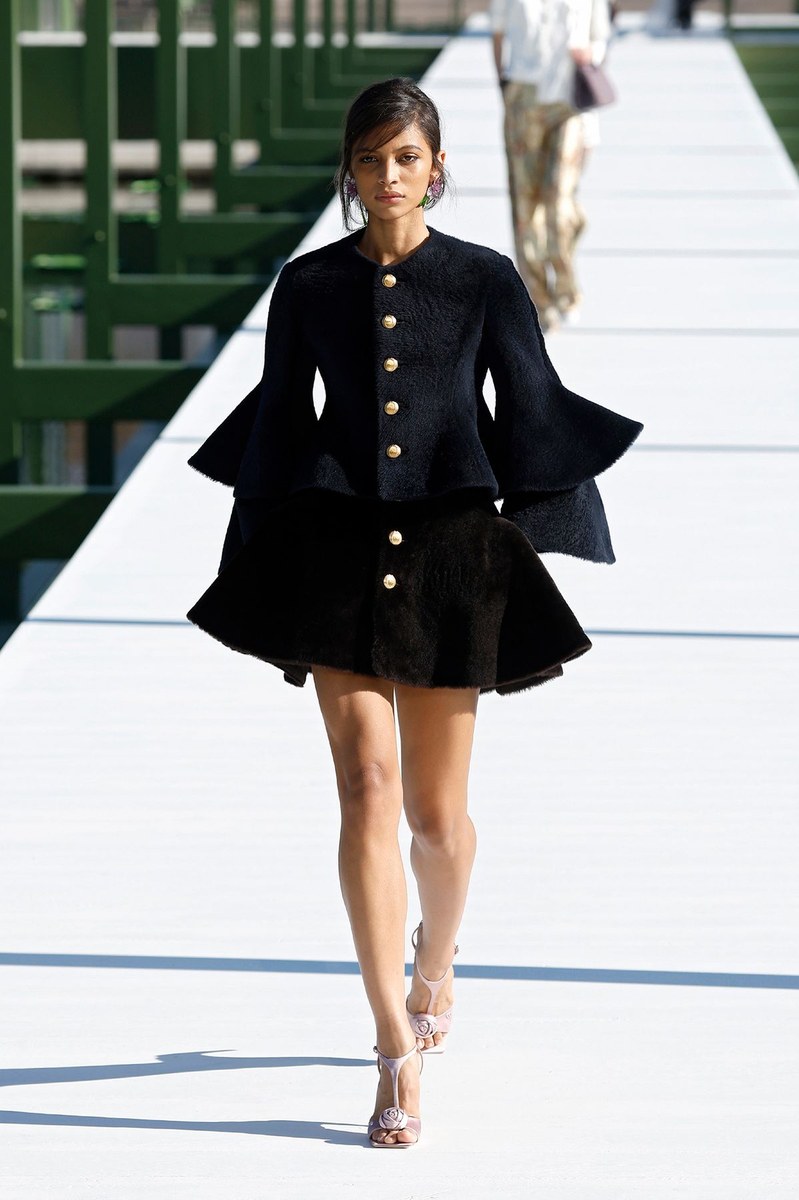 Look 32
