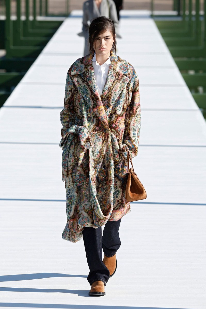 Look 64
