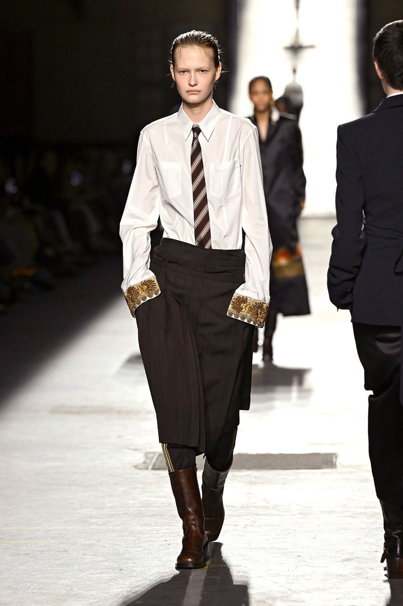 Look 3