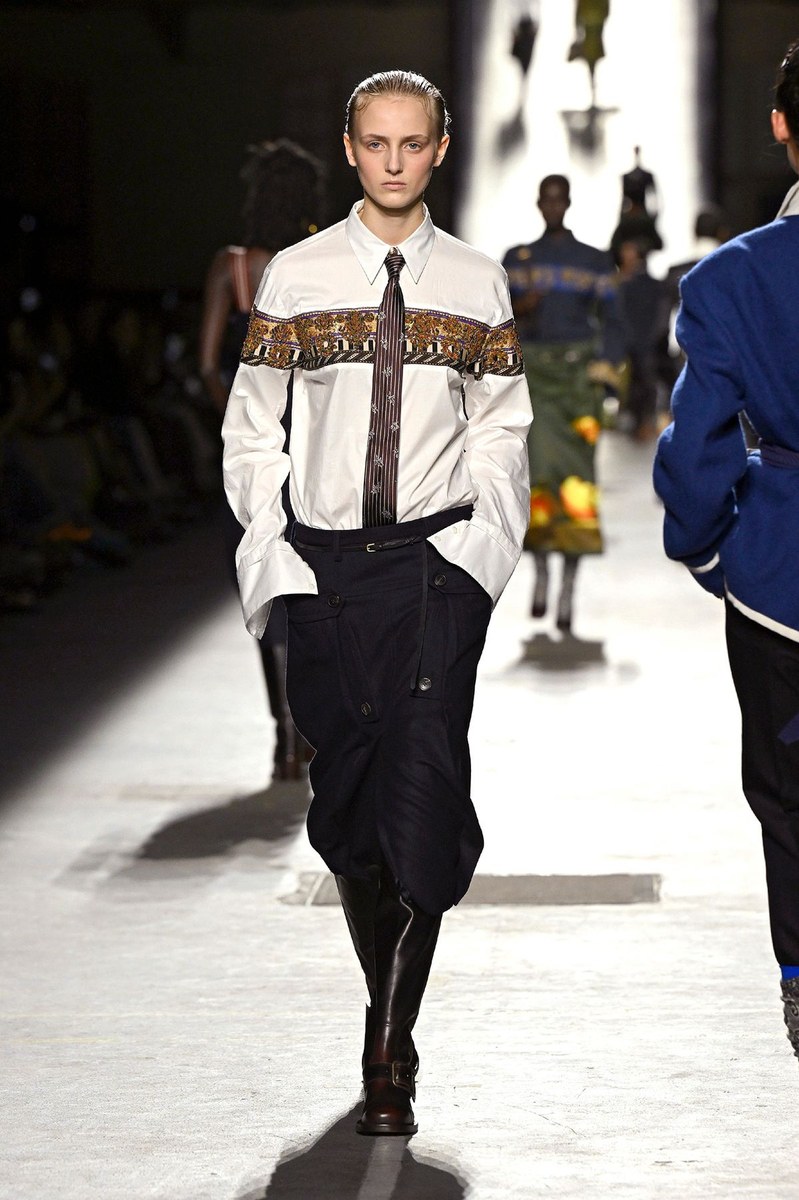 Look 7