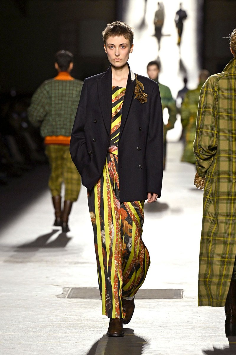 Look 13