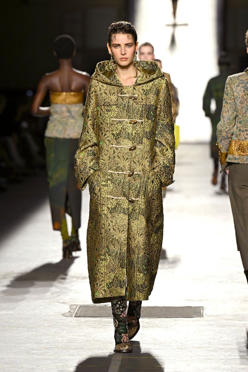 Look 17
