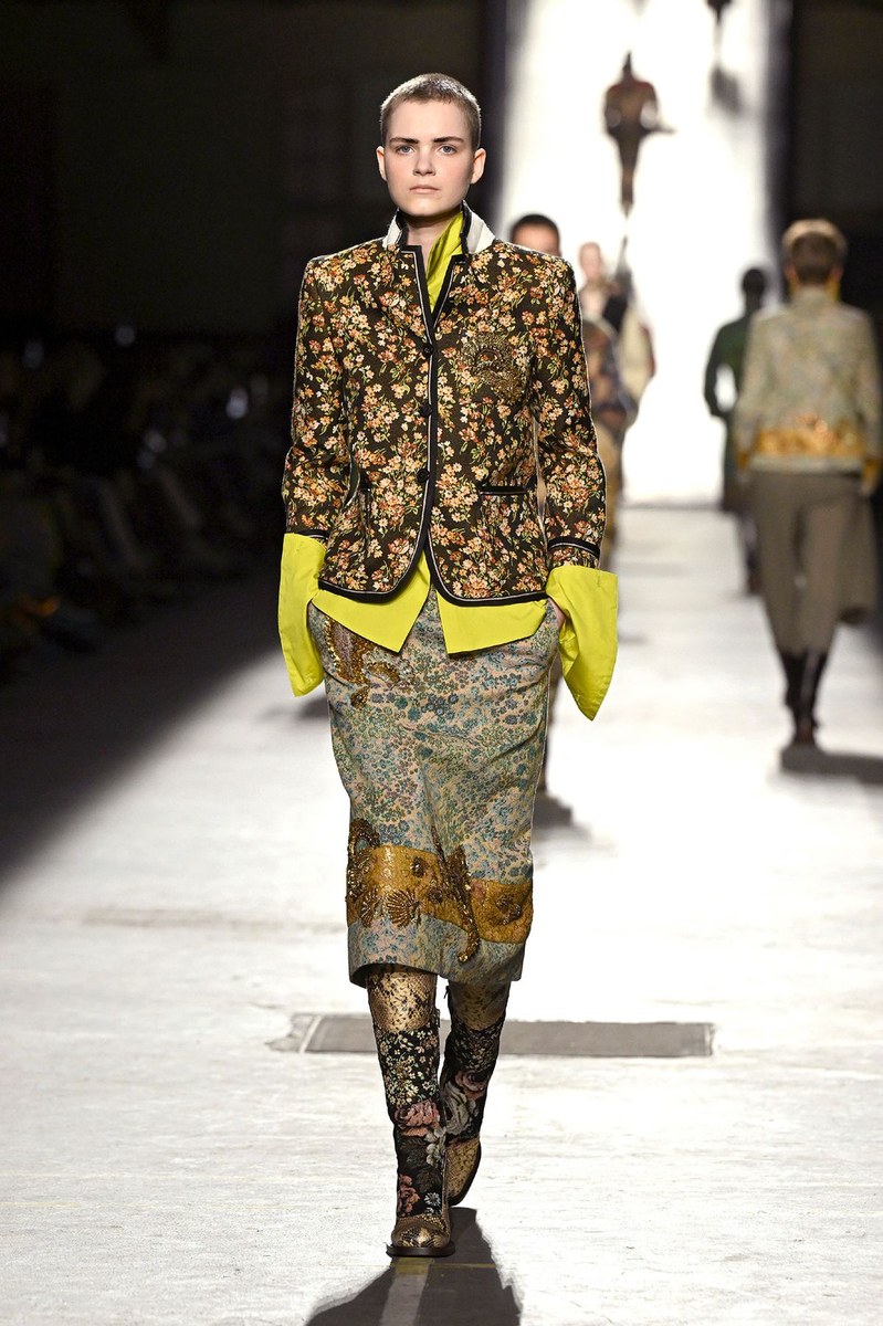 Look 18
