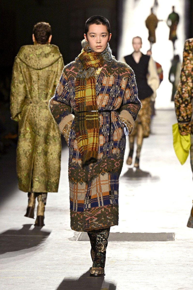 Look 19