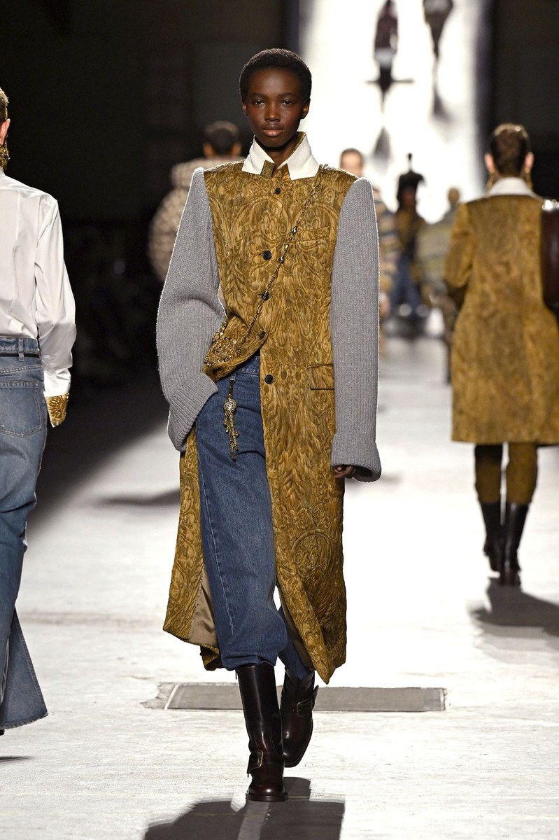 Look 32