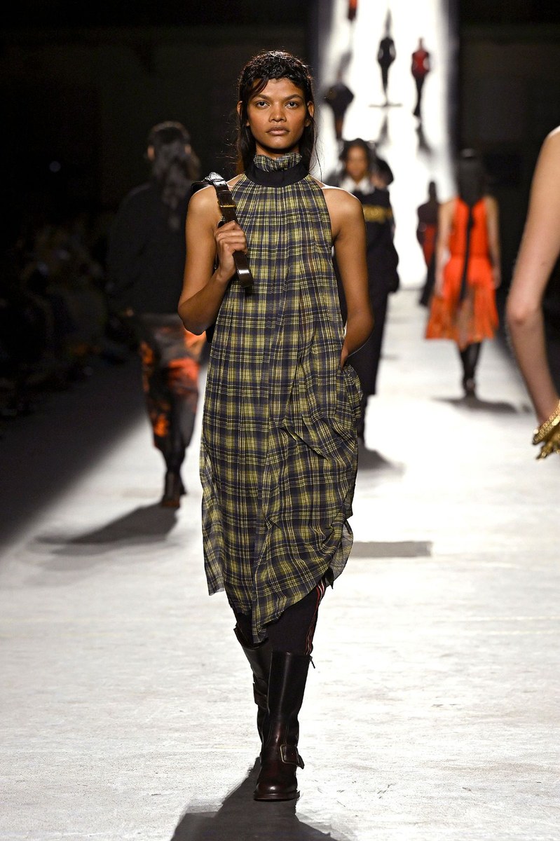 Look 49