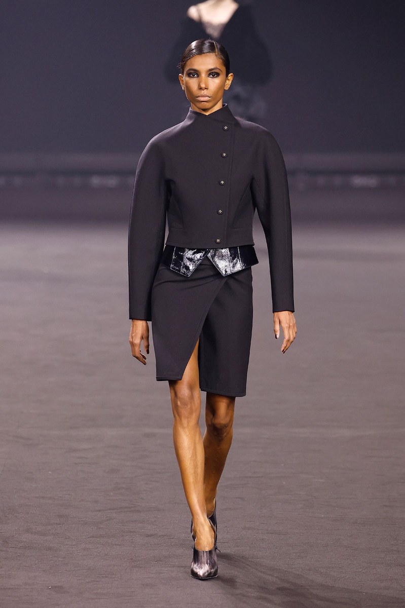 Look 10