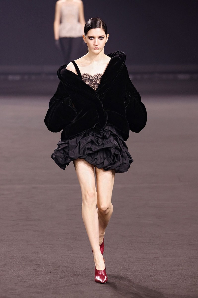Look 11