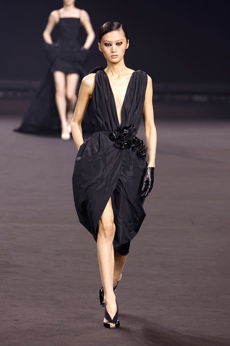 Look 19