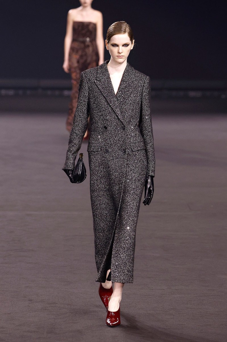 Look 30