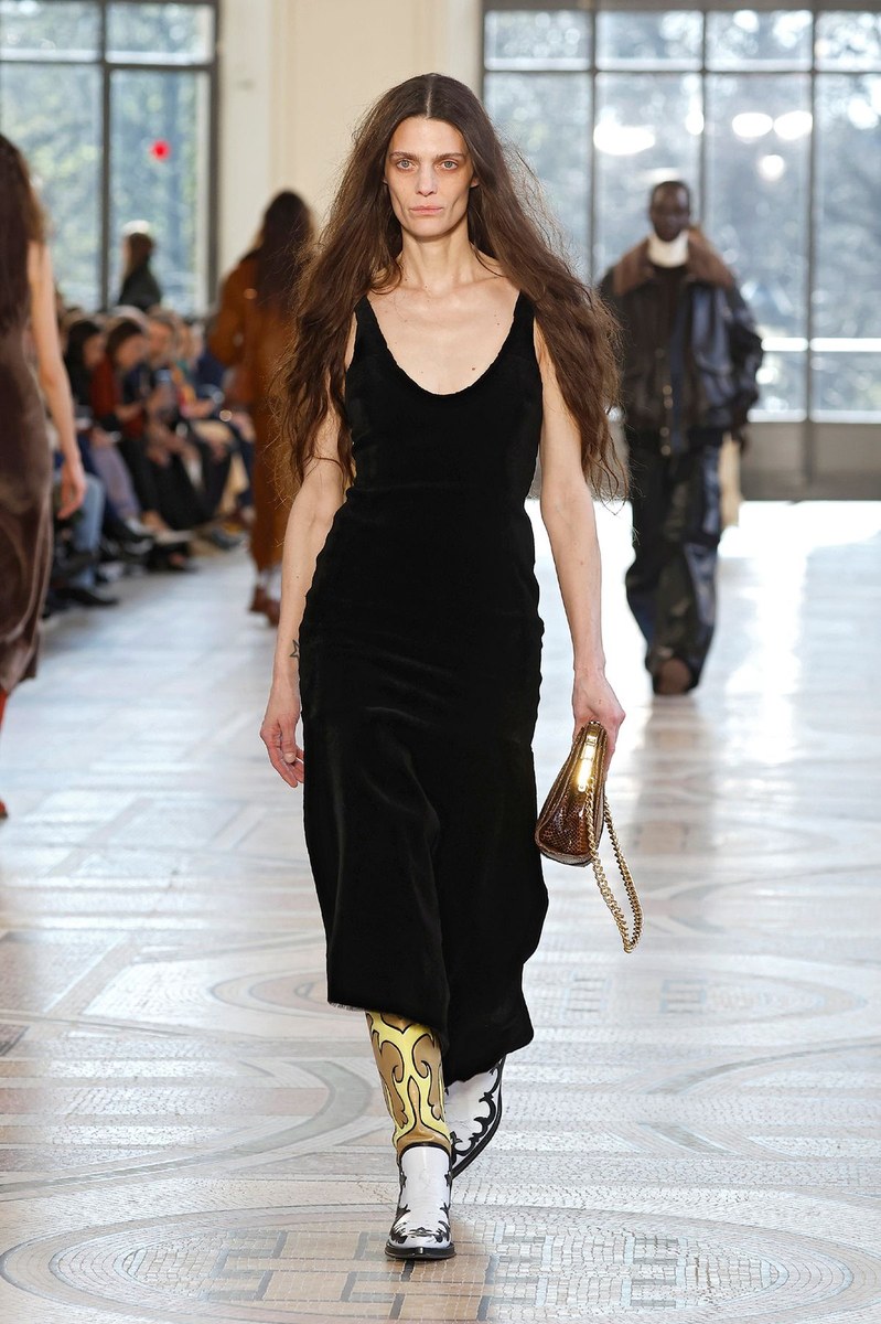 Look 18