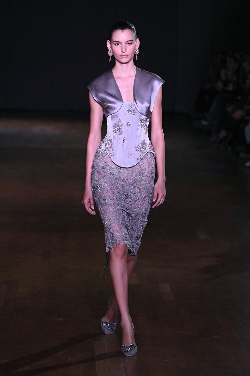 Look 15