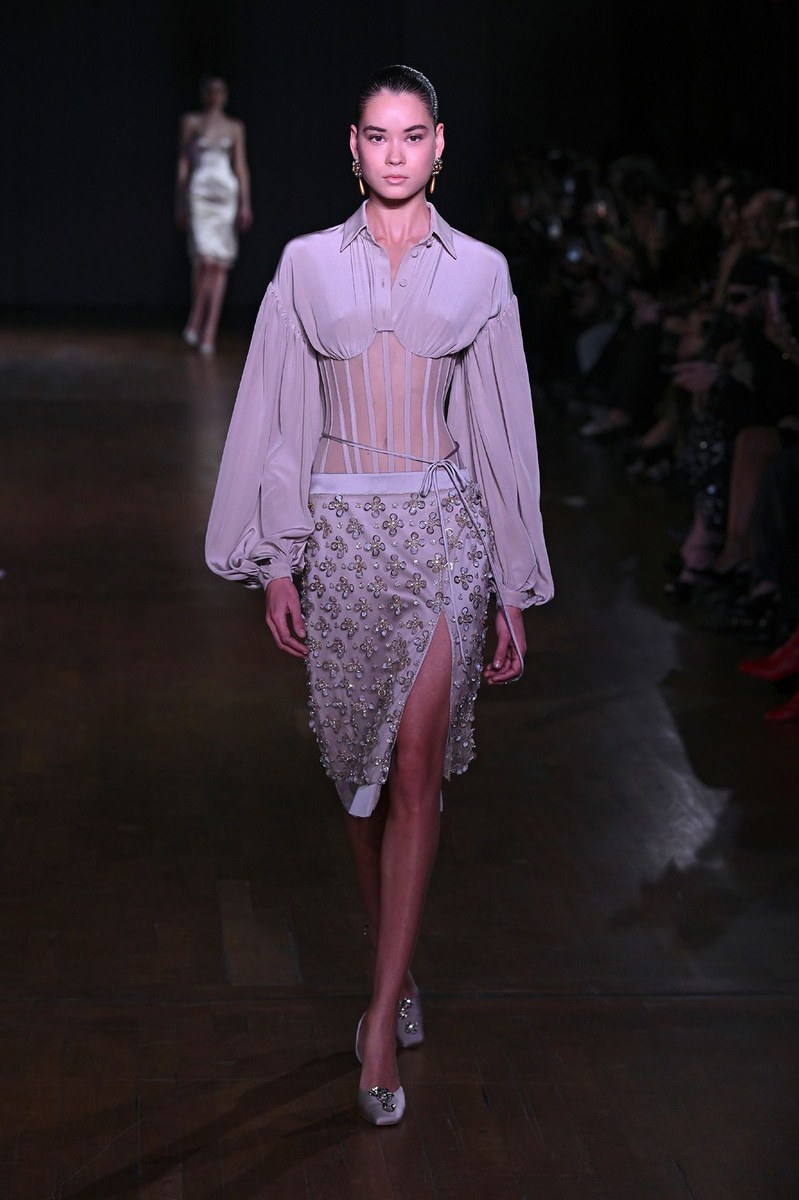 Look 16