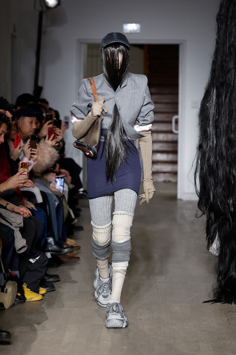 Look 10
