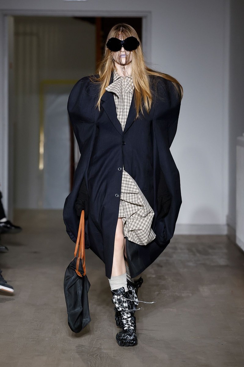 Look 27