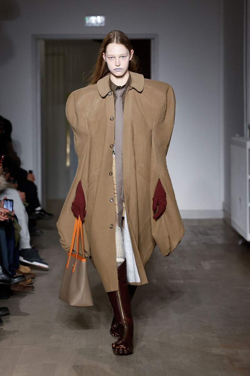 Look 28