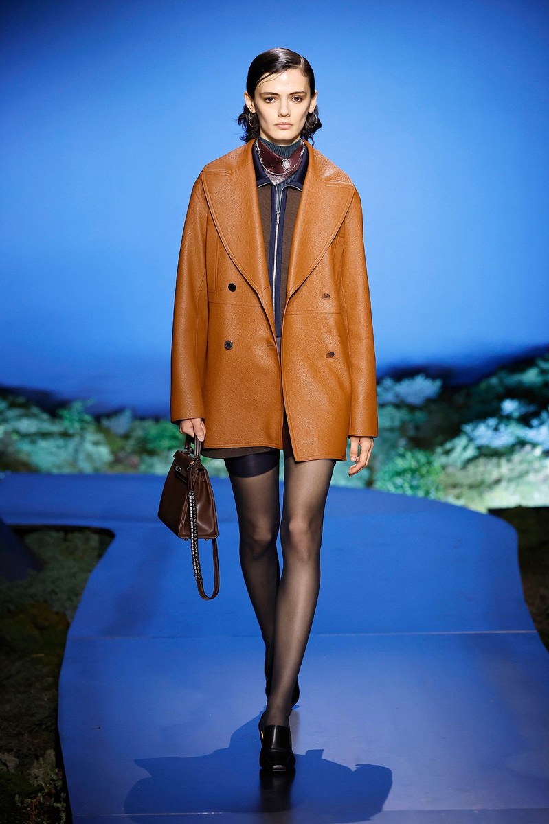 Look 5